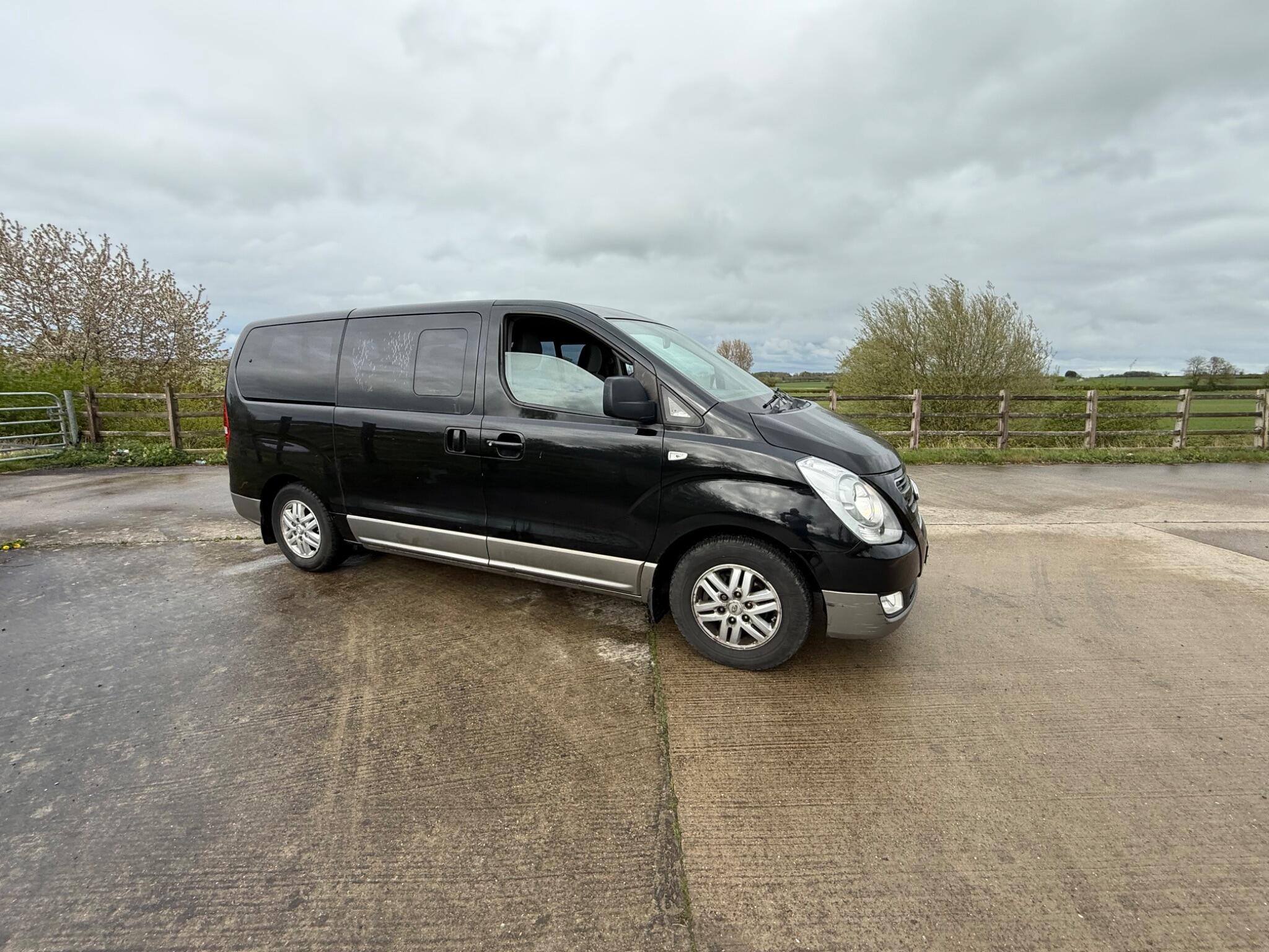 Hyundai i800 2.5 CRDi SE Auto Euro 6 5dr — photo 57 of 100